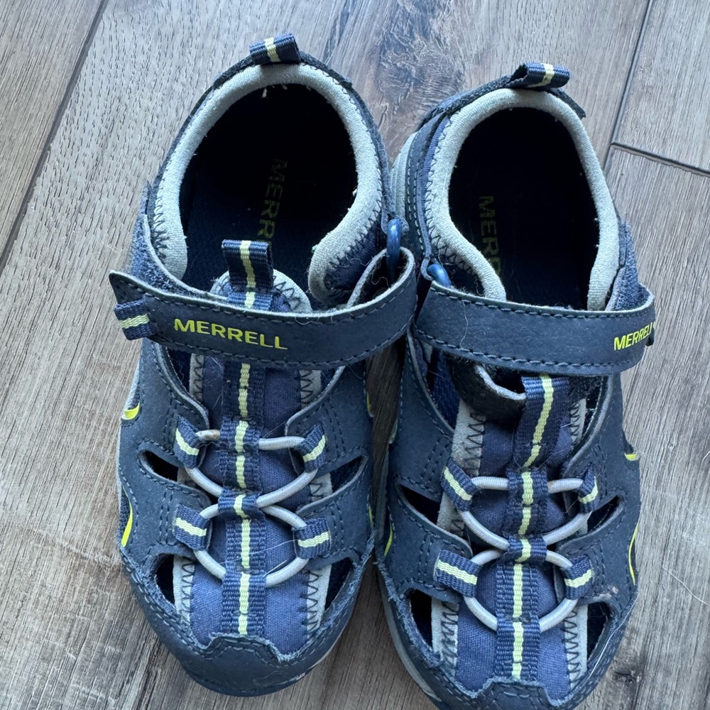 Merrell Kids Navy and Gray Outdoor Closed Toe Sandals | Like New | Size 9M